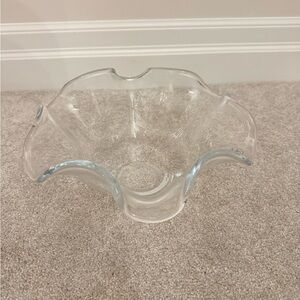 Elegant Clear Glass Bowl Lennox